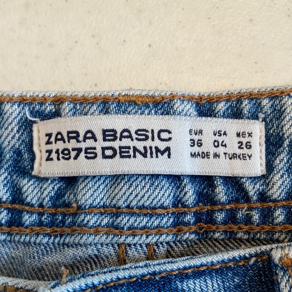 Zara Basic Denim : Distressed with Floral Embroidery - Picture 2 of 9